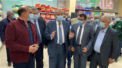 وزير التموين يفتتح هايبر وماركت العقاد في مدينة أسوان