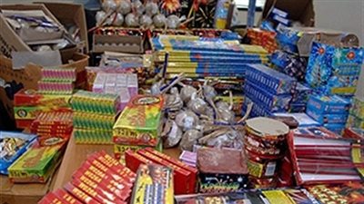 ضبط شخص بحوزته مليون قطعة ألعاب نارية بقصد الاتجار بالمنيا