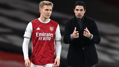 أرسنال يتعادل أمام بنفيكا بالشوط الأول في الدوري الأوروبي 