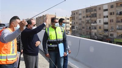 السيسي يتفقد أعمال تطوير الطرق والمحاور بشرق القاهرة ويشدد على الالتزام بسرعة الإنجاز