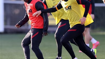 مصطفى محمد يختتم تدريباته مع جالطة سراي لمواجهة إيرزوروم سبور بالدوري التركي