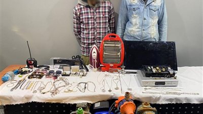 بأسلوب كسر الباب.. ضبط شخص سرق 6 شقق سكنية في الإسكندرية