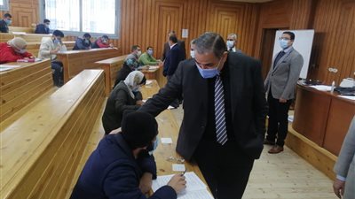 رئيس جامعة كفر الشيخ: التزام الجميع من طلاب وأستاذه بتطبيق الإجراءات الاحترازية.. والامتحانات تسير بهدوء (صور) 