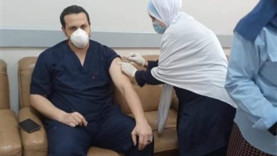 استمرار تلقي الفرق الطبية بالمستشفيات العامة والمركزية للقاح فيروس كورونا في دمياط