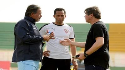 جلسة بين أشرف قاسم وعبد الحليم علي مع لاعبي الزمالك