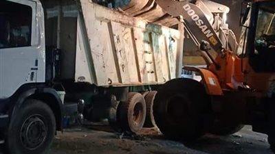 منعا لانتشار الأوبئة.. رفع 166 طن قمامة بمحيط مدارس شبرا الخيمة وشوارعها (صور)