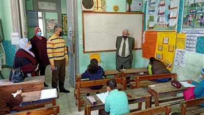 وكيل التعليم بالإسكندرية: لم نتلقَ شكاوى من الامتحانات.. وطبقنا الإجراءات الاحترازية