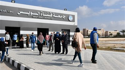 لليوم الثاني.. رئيس جامعة القناة يتابع انتظام لجان الامتحانات