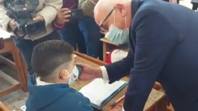 حديث أبوي.. وزير التعليم لطالب ببورسعيد عبر الهاتف: 