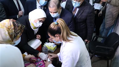 وزيرة الصحة تكشف حقيقة تصدير البلازما للخارج قبل الاكتفاء الذاتي