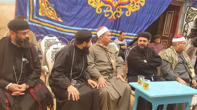 الأزهر والكنيسة ينهيان خصومة بين عائلتين بسوهاج (صور)
