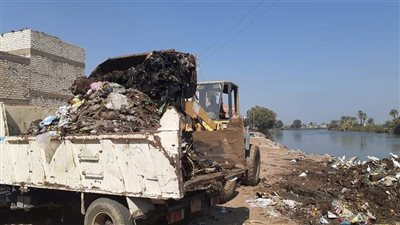 رئيس مدينة المنيا: رفع 650 طن مخلفات صلبة وصيانة وتركيب 117 كشاف إنارة (صور)