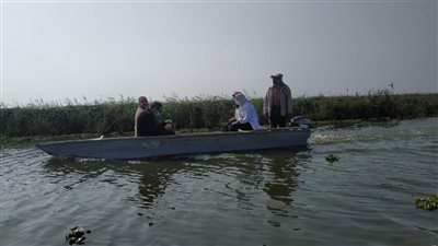 باللنشات.. فرق طبية في جزر بحيرة المنزلة للتطعيم ضد شلل الأطفال (صور)