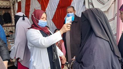 توزيع 30 ألف قطعة ملابس بالمجان على الأسر الأكثر فقرًا بالبحيرة