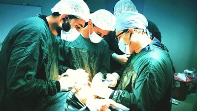 الرعاية الصحية تعلن نجاح أول جراحة وجه وفكين باستخدام تقنية 