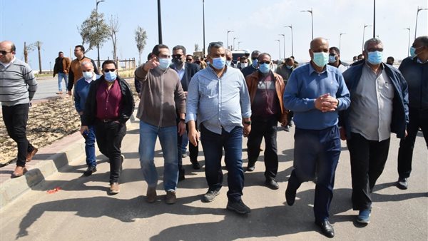 أثناء جولة الإسكان