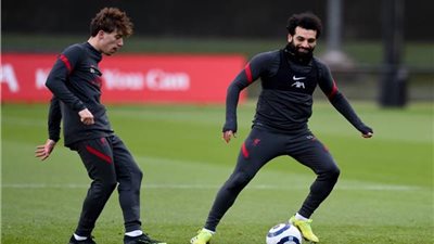 محمد صلاح يبدأ الاستعداد مع ليفربول لمواجهة تشيلسي