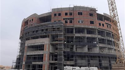 وزير الإسكان: 50% نسبة إنجاز  العمل بمستشفى 