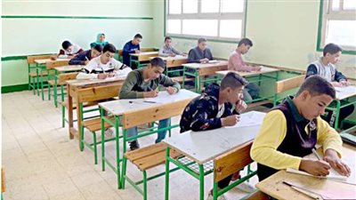 97 % نسبة حضور طلاب الصف الأول الإعدادي في امتحان الفصل الدراسي الأول