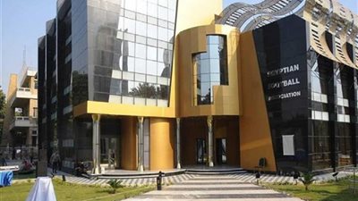 اتحاد الكرة يفصل في شكاوى اللاعبين.. وأحقية أبو جبل في 905 آلاف جنيه لدى سموحة