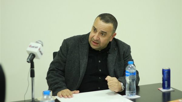 الكاتب الصحفي وائل