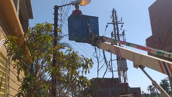 صيانة أعمدة الإنارة