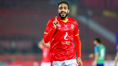 عبد الحفيظ يحذر نجوم الأهلي من الانشغال بأزمة كهربا