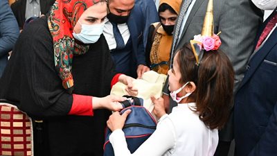 وزيرة التضامن ومحافظ بني سويف يفتتحان دارًا لرعاية الفتيات بلا مأوى (صور)