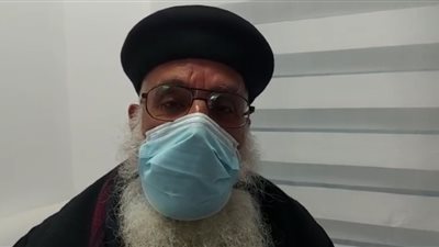 أول قس يتلقى لقاح كورونا ببورسعيد: 