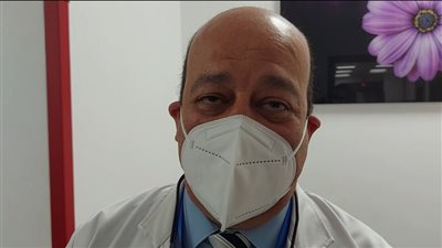 طبيب مركز لقاح كورونا ببورسعيد يكشف إجراءات التطعيم وفائدته (فيديو) 