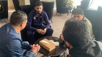 يامن بن ذكري ووسام العابدي يزوران معسكر الزمالك بتونس (صور)