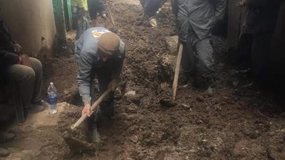 الانتهاء من صيانة 3 كسور مفاجئة بخطوط مياه الشرب في المنيا (صور)