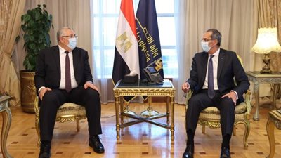 الاتصالات: استخدام الذكاء الاصطناعي لتوفير الاستشارات والتوجيه السليم للمزارعين