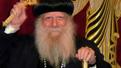 الكنيسة تكشف تفاصيل صلاة تجنيز الأنبا أثانسيوس أسقف بني مزار