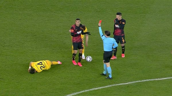 طرد مصطفى محمد