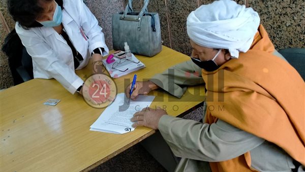 أثناء تلقي اللقاح