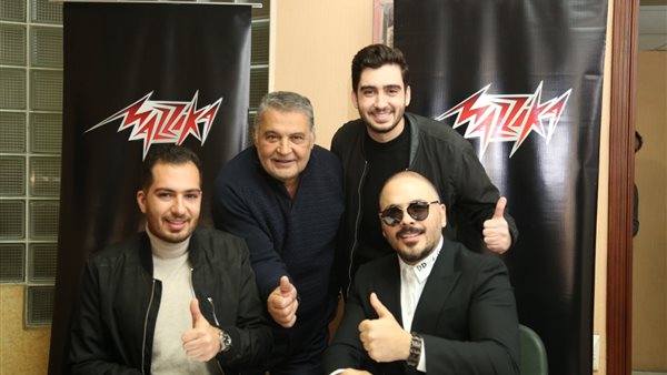 رامي عياش يحتفل بتجديد