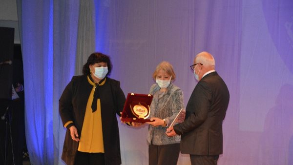 وزيرة الثقافة