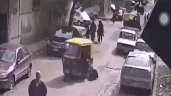 سحل فتاة أرشيفية