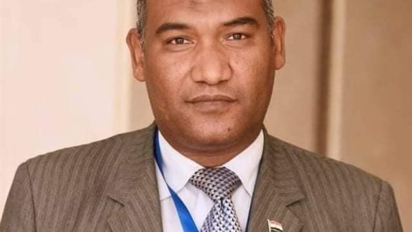 الدكتور أحمد أبو