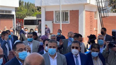 رئيس الوزراء يصل إلى مركز الباجور لافتتاح محطة مياه القرنين (صور) 