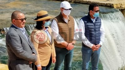 نائب وزير السياحة والآثار تتفقد محمية وادي الريان والشلالات (فيديو وصور)