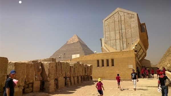 مركب خوفو بمنطة أهرامات