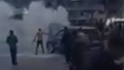 نشوب حريق بسيارة في دوران النصر بكفر الشيخ (فيديو)