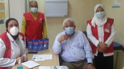 وكيل وزارة الصحة بالبحر الأحمر يتفقد وحدة اللقاح ضد فيروس كورونا بالغردقة (صور)