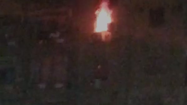 جانب من الحريق