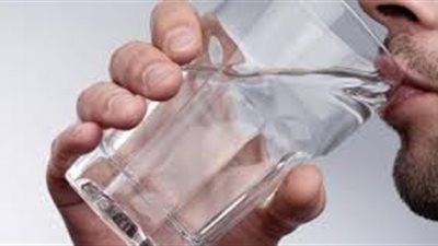 يعزز صحة الجلد وينشط الدورة الدموية.. تعرف على فوائد شرب الماء الدافئ