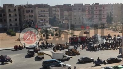 تفحم سيارة ملاكي في العاشر من رمضان (صور)