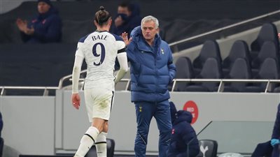 بيل وكين يقودان هجوم توتنهام في مواجهة كريستال بالاس