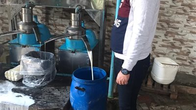 غلق 14 منشأة وإعدام 2.2 طن أغذية غير صالحة للاستهلاك الآدمي بالشرقية (صور)